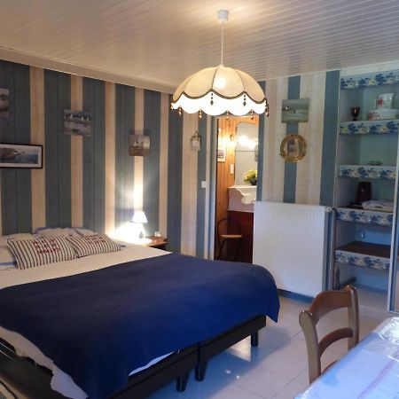 Les Petites Chapelles Bed & Breakfast Saint-Pierre-de-Plesguen Bagian luar foto