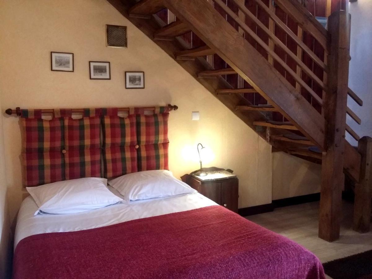Les Petites Chapelles Bed & Breakfast Saint-Pierre-de-Plesguen Bagian luar foto