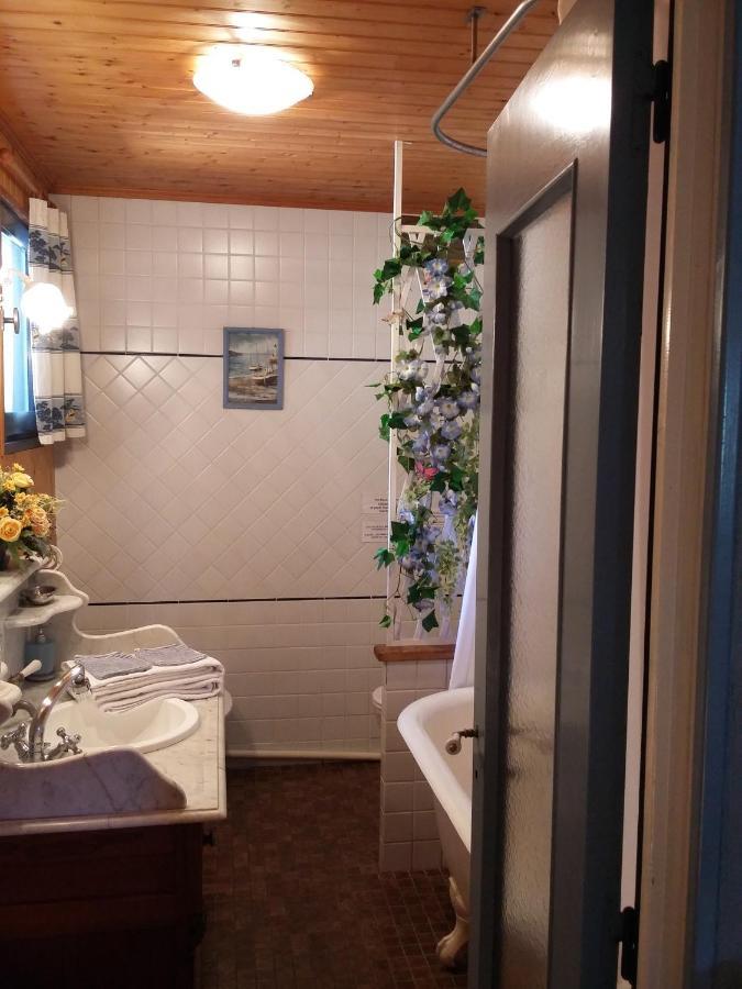 Les Petites Chapelles Bed & Breakfast Saint-Pierre-de-Plesguen Bagian luar foto