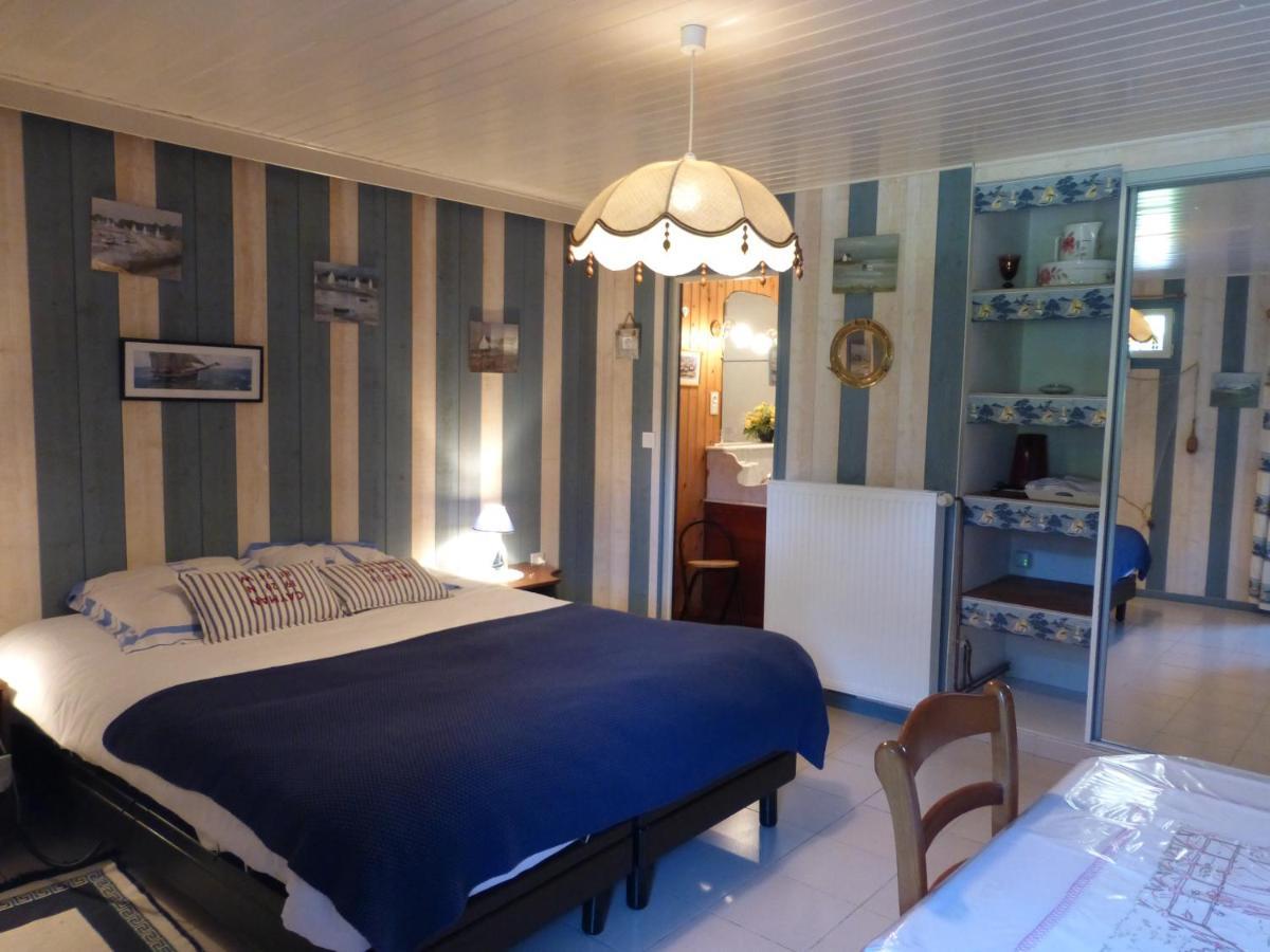 Les Petites Chapelles Bed & Breakfast Saint-Pierre-de-Plesguen Bagian luar foto